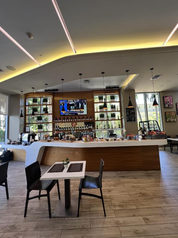 הלנדל ביץ' 23Rd Floor Luxury & Spacious Beachwalk Resort Apartment With Amazing View מראה חיצוני תמונה