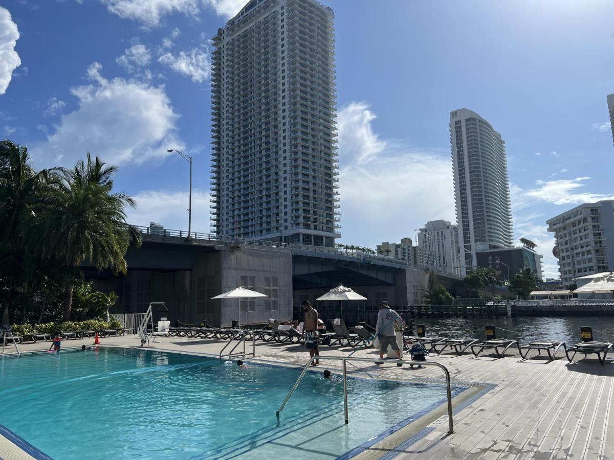 הלנדל ביץ' 23Rd Floor Luxury & Spacious Beachwalk Resort Apartment With Amazing View מראה חיצוני תמונה