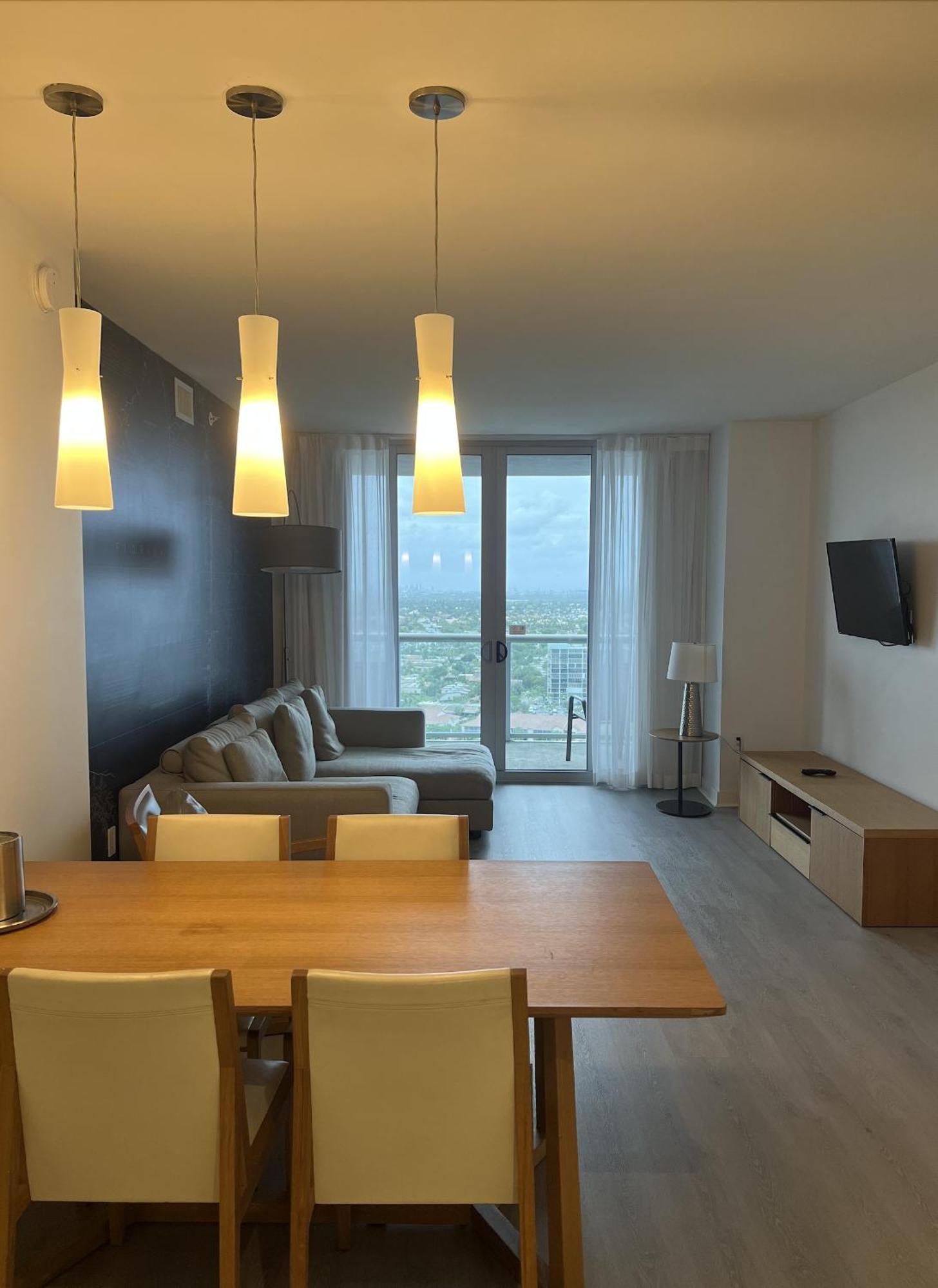 הלנדל ביץ' 23Rd Floor Luxury & Spacious Beachwalk Resort Apartment With Amazing View מראה חיצוני תמונה