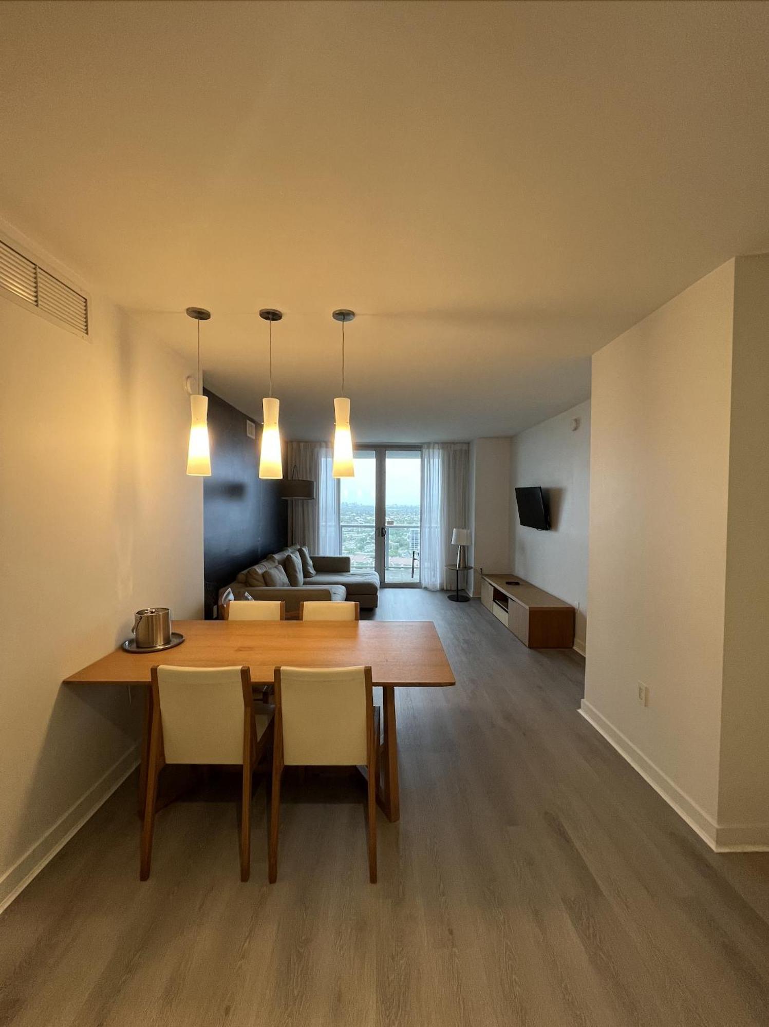 הלנדל ביץ' 23Rd Floor Luxury & Spacious Beachwalk Resort Apartment With Amazing View מראה חיצוני תמונה