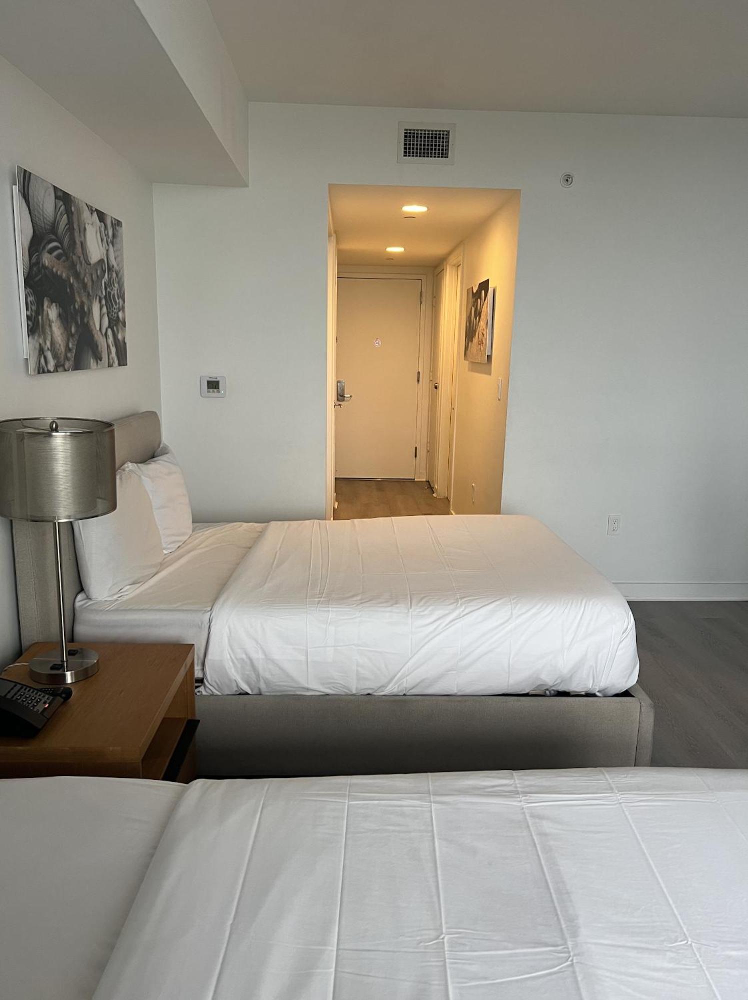 הלנדל ביץ' 23Rd Floor Luxury & Spacious Beachwalk Resort Apartment With Amazing View מראה חיצוני תמונה