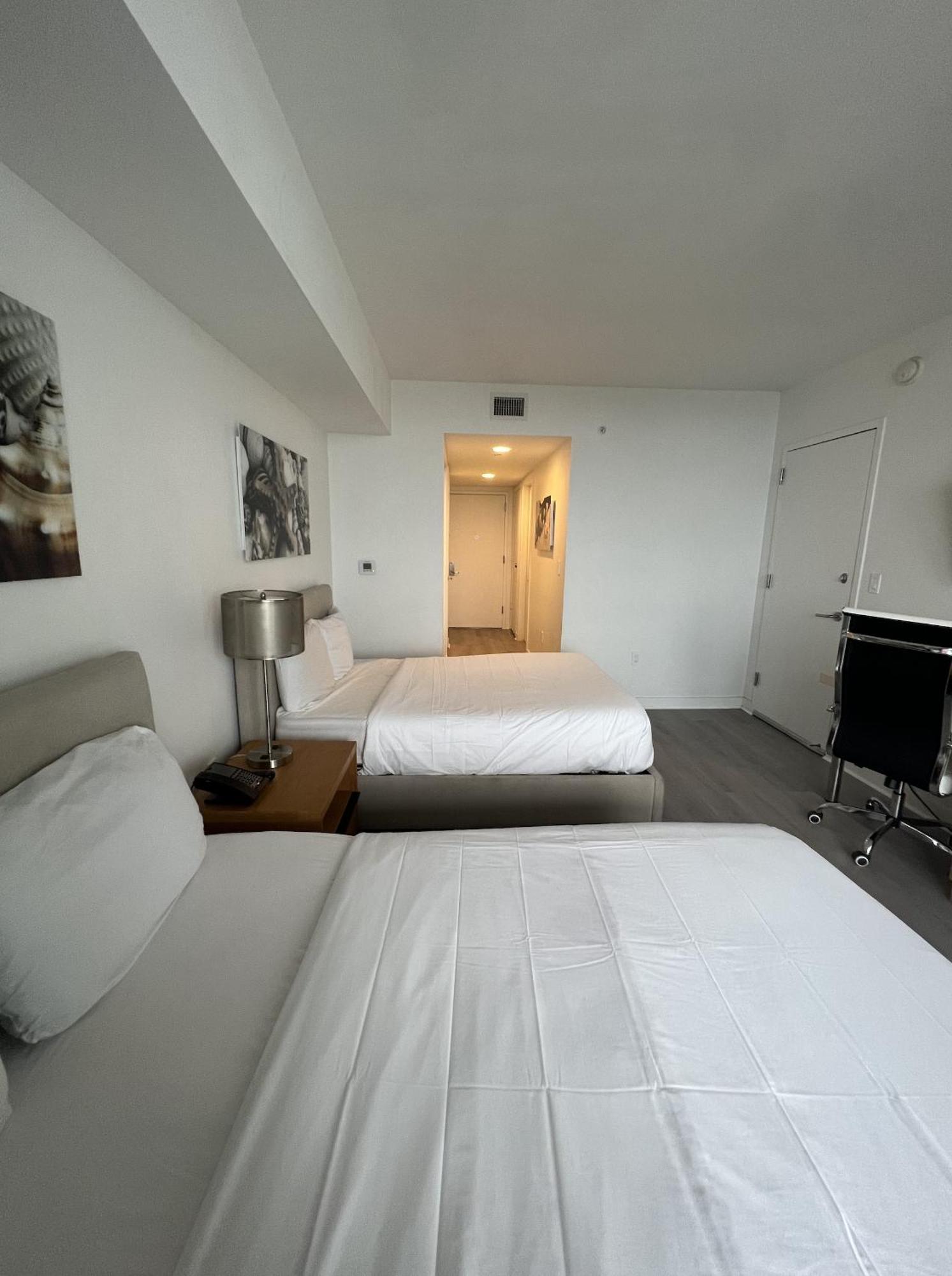 הלנדל ביץ' 23Rd Floor Luxury & Spacious Beachwalk Resort Apartment With Amazing View מראה חיצוני תמונה