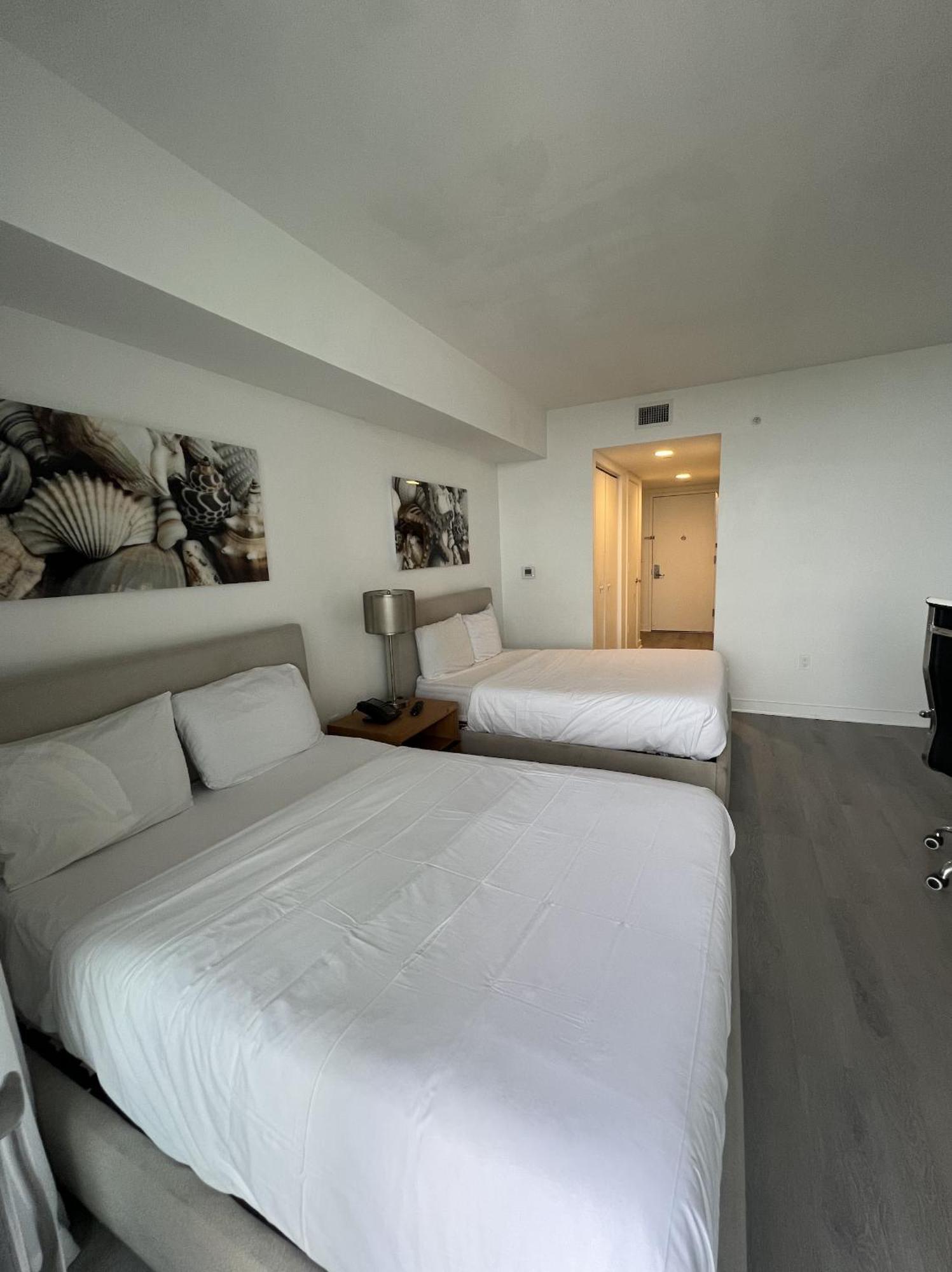 הלנדל ביץ' 23Rd Floor Luxury & Spacious Beachwalk Resort Apartment With Amazing View מראה חיצוני תמונה